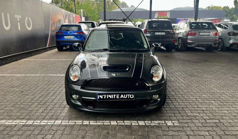 
								MINI Hatch Cooper S full									