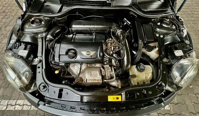 
								MINI Hatch Cooper S full									