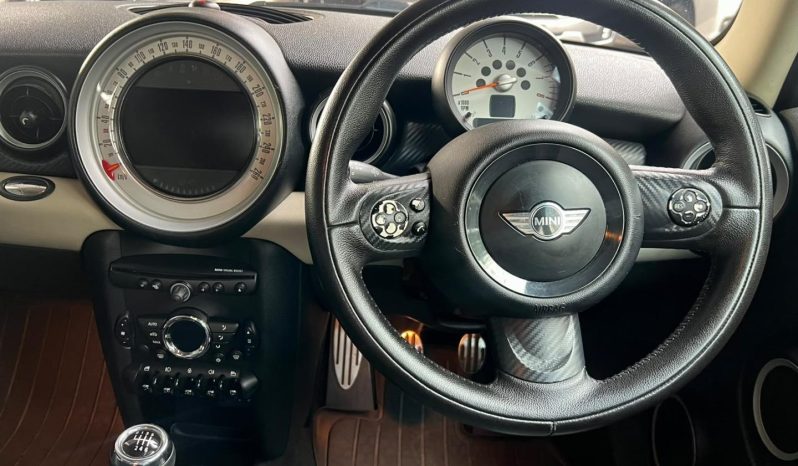 
								MINI Hatch Cooper S full									