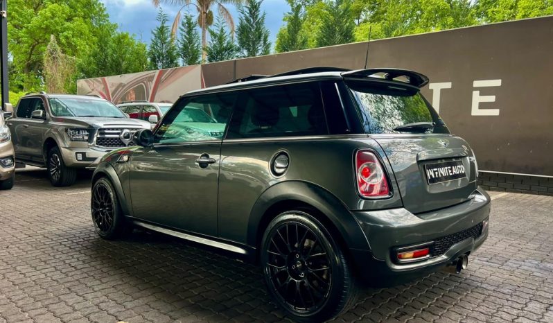 
								MINI Hatch Cooper S full									