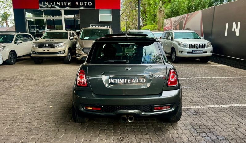 
								MINI Hatch Cooper S full									