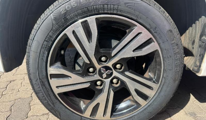 
								Mitsubishi Xpander 1.5 At full									