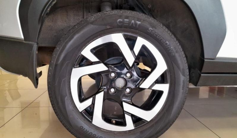
								Nissan Magnite 1.0 Acenta Plus Cvt Oled full									