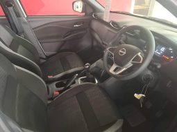 
										Nissan Magnite 1.0T Visia full									