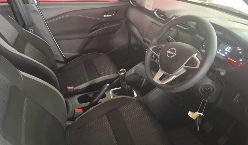 
								Nissan Magnite 1.0T Visia full									