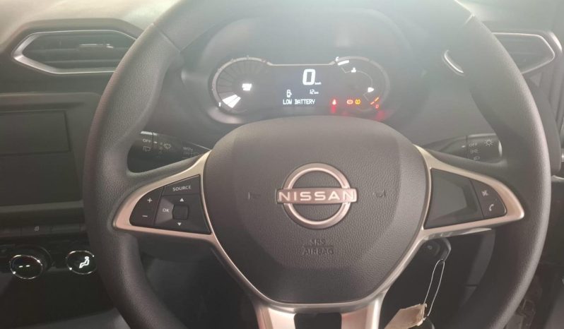 
								Nissan Magnite 1.0T Visia full									
