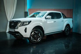 Nissan Navara 2.5D Le 4X4 D Cab At