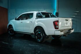Nissan Navara 2.5D Le 4X4 D Cab At