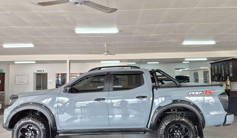 
								Nissan Navara 22D23 2.5D WARRIOR PRO-4X 4X4 AT DC full									