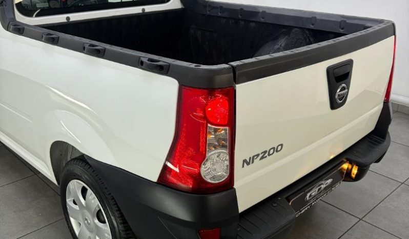 
								Nissan NP200 1.6 8V Ac Safety Pack full									