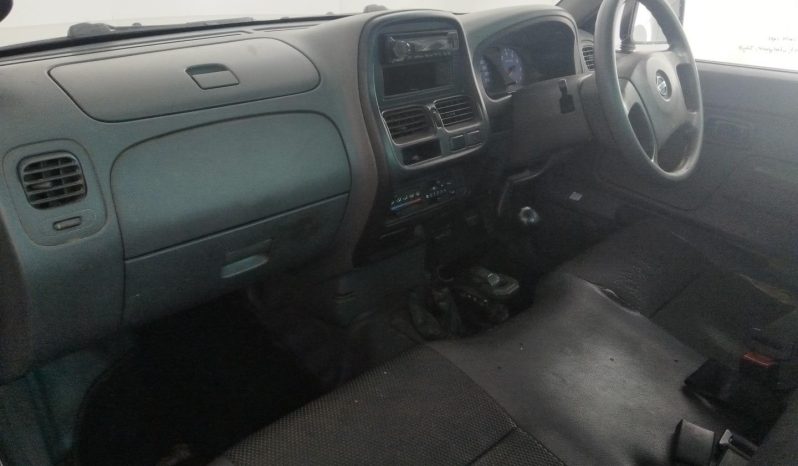 
								Nissan NP300 Hardbody 2.0 SC full									