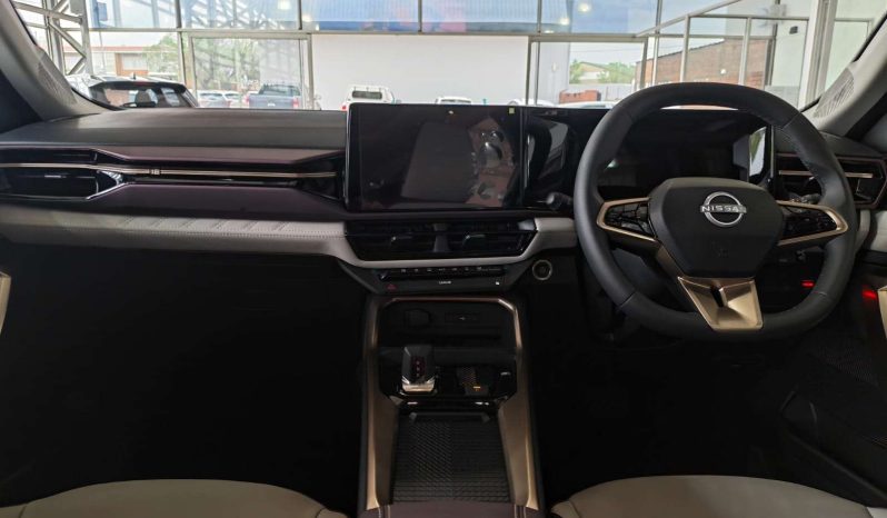 
								Nissan TEKTON 1.3T TEKNA PLUS D full									
