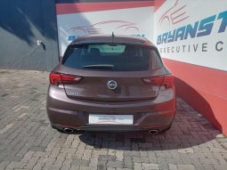 
										Opel Astra Hatch 1.6T Sport Plus full									