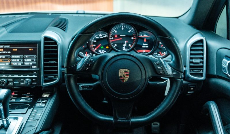 
								Porsche Cayenne 3.0 Diesel Tiptronic full									