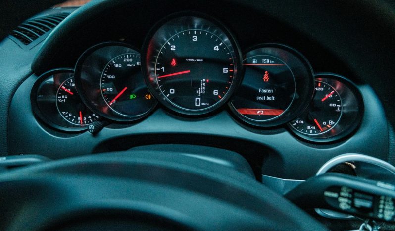 
								Porsche Cayenne 3.0 Diesel Tiptronic full									