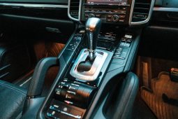 
										Porsche Cayenne 3.0 Diesel Tiptronic full									