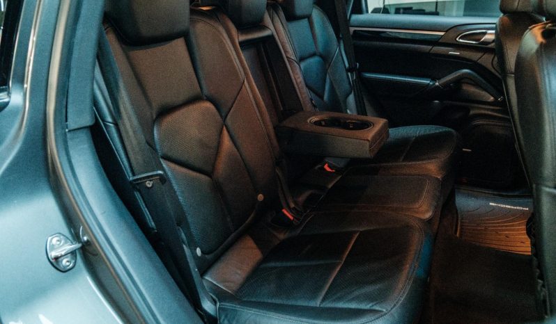 
								Porsche Cayenne 3.0 Diesel Tiptronic full									