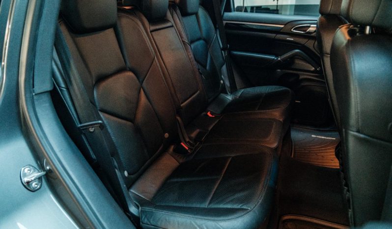 
								Porsche Cayenne 3.0 Diesel Tiptronic full									
