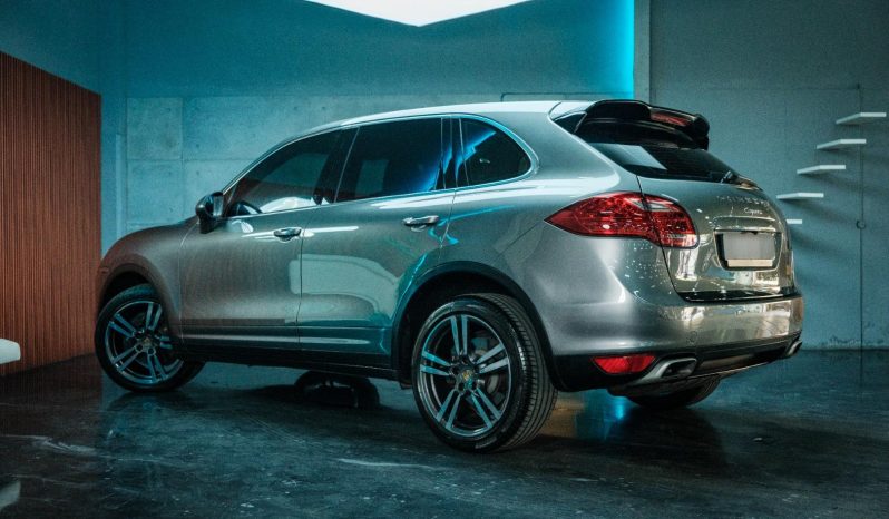 
								Porsche Cayenne 3.0 Diesel Tiptronic full									