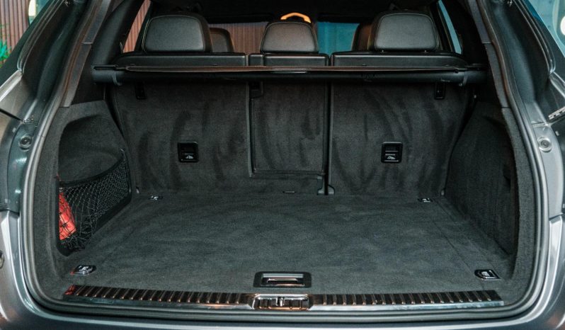 
								Porsche Cayenne 3.0 Diesel Tiptronic full									