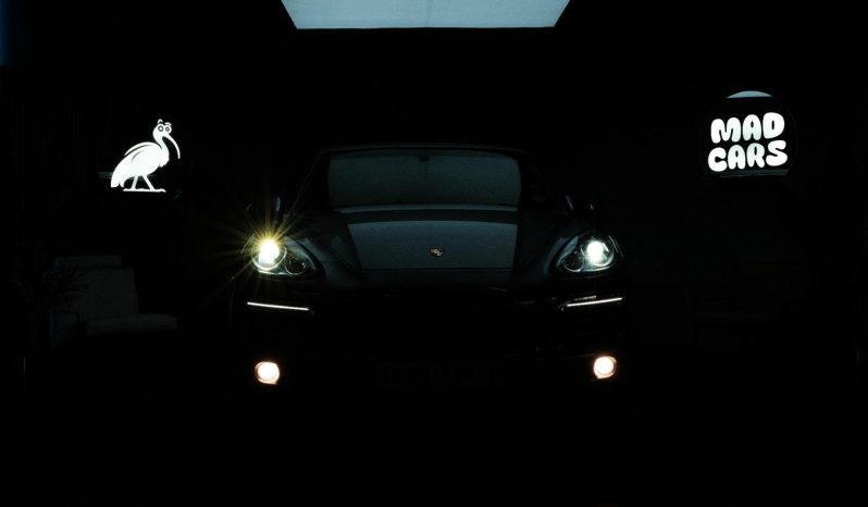 
								Porsche Cayenne 3.0 Diesel Tiptronic full									