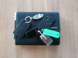 
										Renault CLIO CLIO IV 1.6 RS 220 EDC TROPHY full									