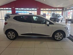 
										Renault CLIO CLIO IV 900T AUTHENTIQUE 5DR (66KW) full									