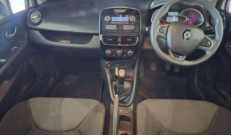
								Renault CLIO CLIO IV 900T AUTHENTIQUE 5DR (66KW) full									