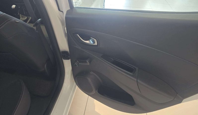 
								Renault CLIO CLIO IV 900T AUTHENTIQUE 5DR (66KW) full									