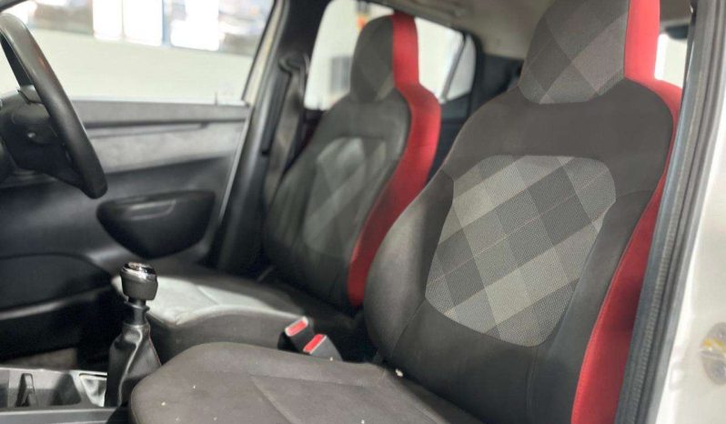 
								Renault KWID KWID 1.0 DYNAMIQUE / ZEN / TECHNO 5DR full									