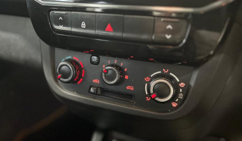 
								Renault KWID KWID 1.0 DYNAMIQUE / ZEN / TECHNO 5DR full									