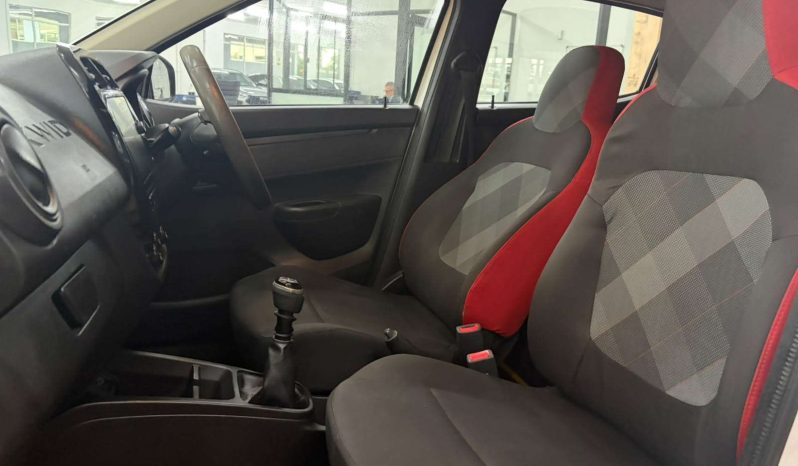 
								Renault KWID KWID 1.0 DYNAMIQUE / ZEN / TECHNO 5DR full									