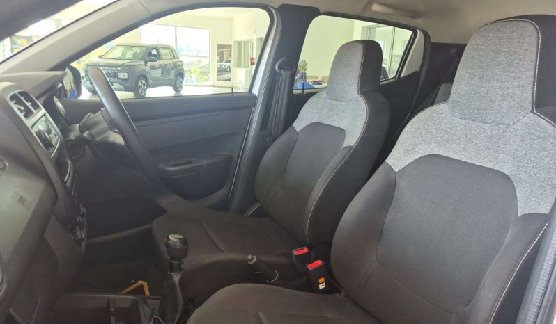 
								Renault KWID KWID 1.0 EXPRESSION / LIFE / EVOLUTION 5DR full									