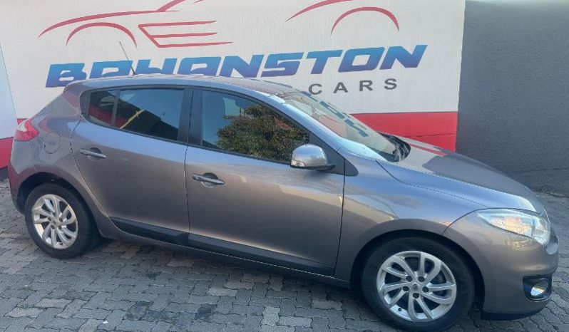 
								Renault Megane Hatch 1.6 Dynamique full									
