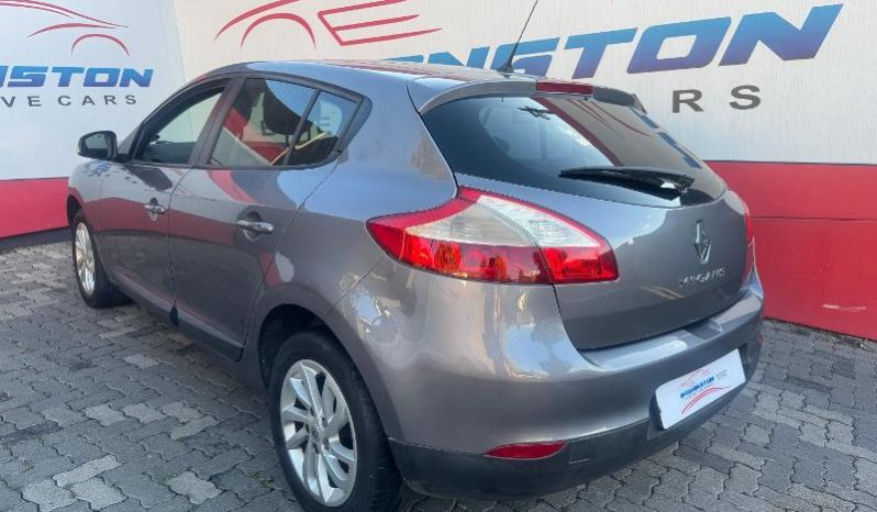 
								Renault Megane Hatch 1.6 Dynamique full									