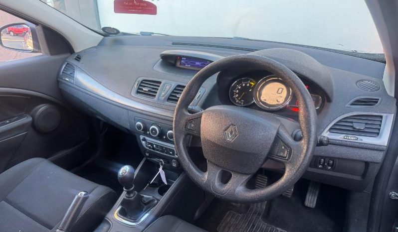 
								Renault Megane Hatch 1.6 Dynamique full									
