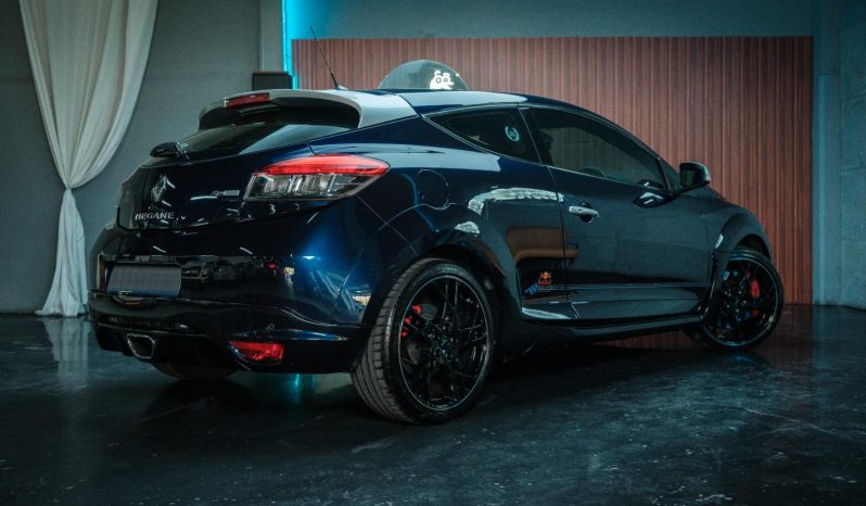 
								Renault Megane Rs 2.0 Red Bull Racing Rb8 Edition full									