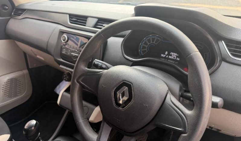 
								Renault Triber 1.0 Life full									