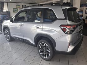Subaru Forester 2.5 Touring Cvt