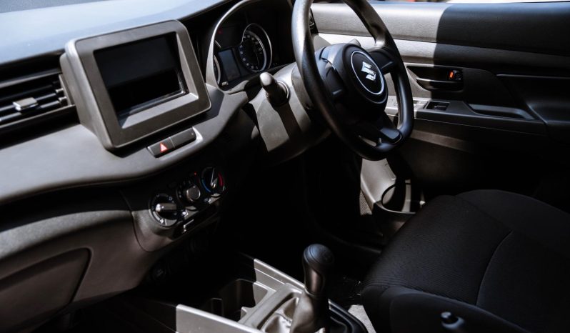 
								Suzuki Ertiga 1.5 GA full									