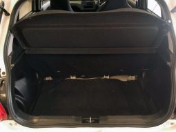 
										Suzuki Swift 1.2I Ga full									