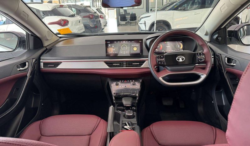 
								Tata Curvv 1.2T Accomplished S Dca full									