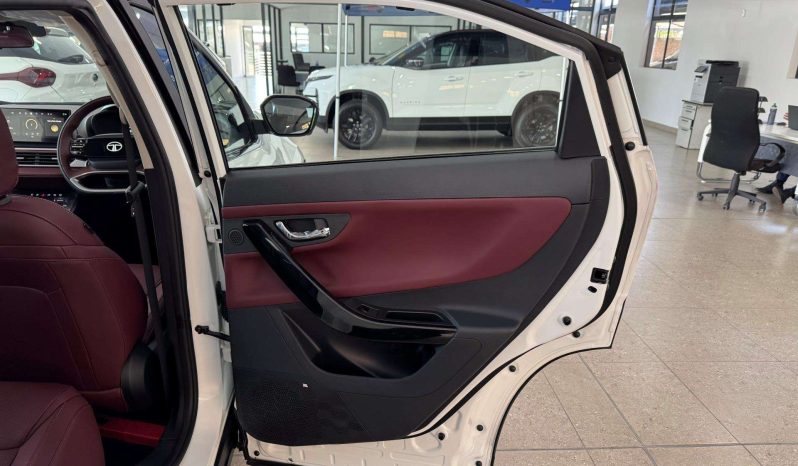 
								Tata Curvv 1.2T Accomplished S Dca full									