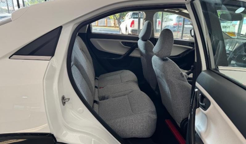 
								Tata Curvv 1.2T Creative Dca full									