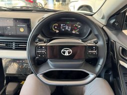 
										Tata Curvv 1.2T Creative Dca full									
