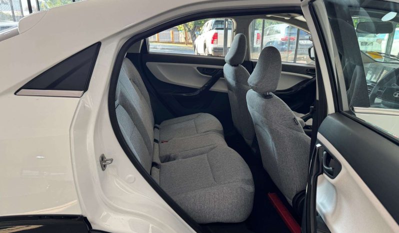 
								Tata Curvv 1.2T Creative Dca full									