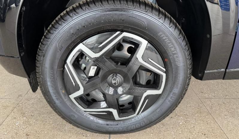 
								Tata Curvv 1.2T Pure Plus full									