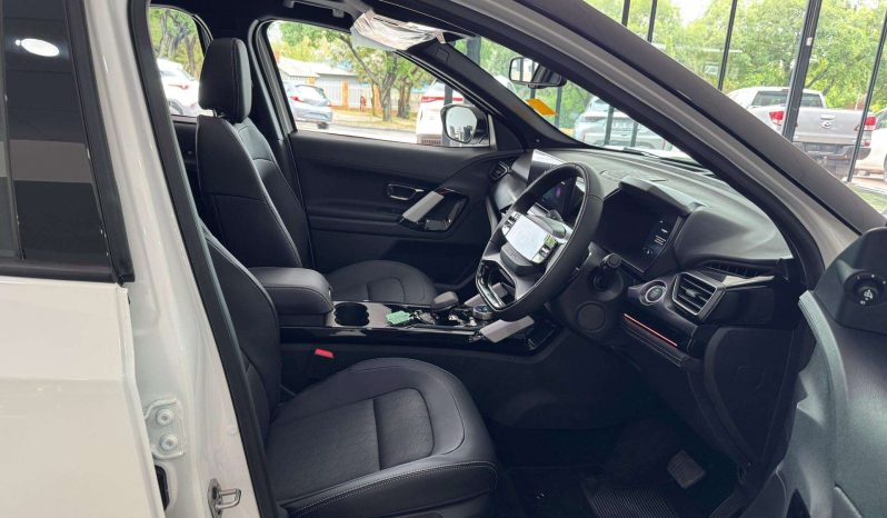 
								Tata Harrier 2.0TD Pure Plus At full									