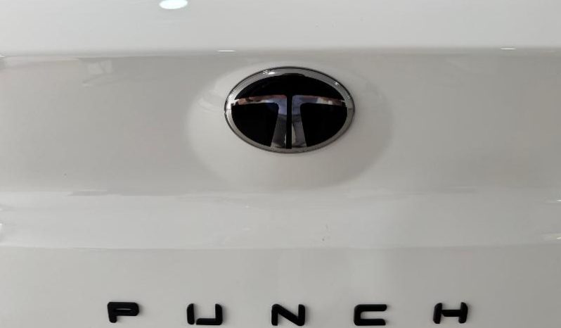 
								Tata Punch 1.2 Adventure full									