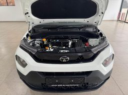 
										Tata Punch 1.2 Adventure full									